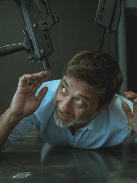 La Casa de Papel Arturo é o personagem que todo mundo ama odiar