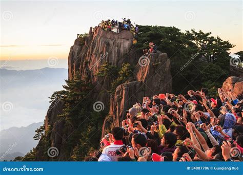 Watching Sunrise At Mt. Huangshan Editorial Photo - Image: 34887786