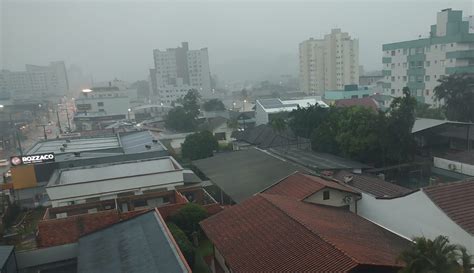 Depois Do Calor O Temporais E Chuva Volumosa Atingem Jaragu E