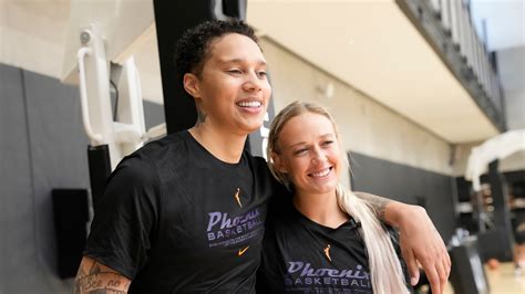 Brittney Griner returns, Phoenix Mercury open training camp
