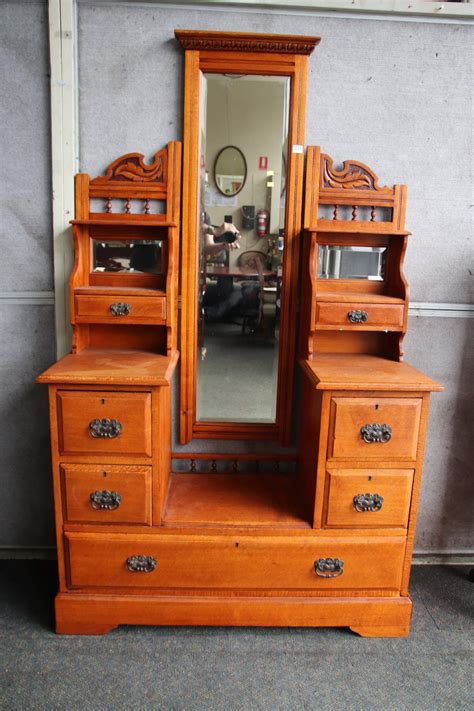 Lot - SILKY OAK 7 DRAWER DRESSING TABLE