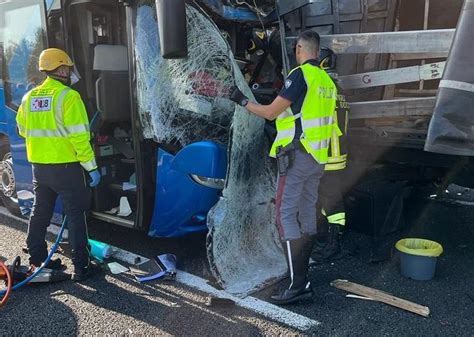 Autista Di Bus Muore In Tragico Incidente Sull A1 A Pisa