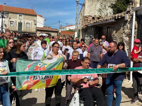 Pelahustán moviliza a un millar de personas en la marcha Tíntate por