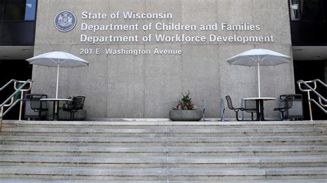 Getting unemployment benefits in Wisconsin? Job search rules are back.