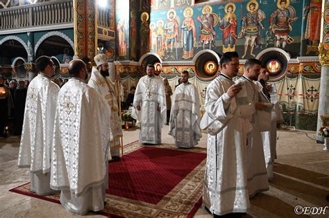 Slujirile ierarhilor hunedoreni la praznicul Învierii Domnului