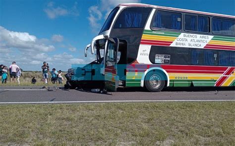 Ruta 11 Dos Muertos Y Cinco Heridos Tras Un Choque Frontal Entre Un