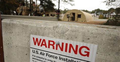 Some see military's Ebola precautions as excessive