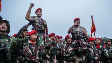 Upacara Penyerahan Satuan Kopassus Ke Komandan Baru Foto