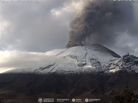 Alertan en Ciudad de México por caída de ceniza del volcán Popocatépetl