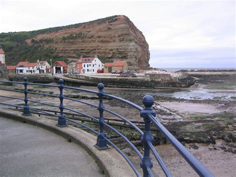 Staithes Beach - Photo "Staithes" :: British Beaches