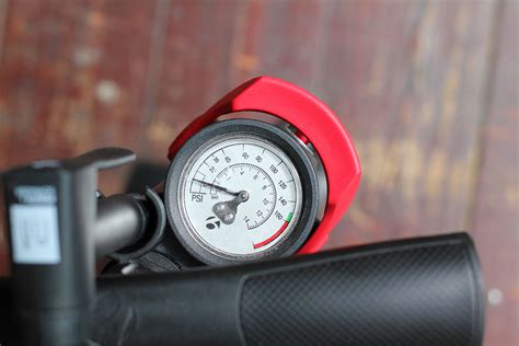 Review Bontrager Tlr Flash Charger Floor Pump Road Cc