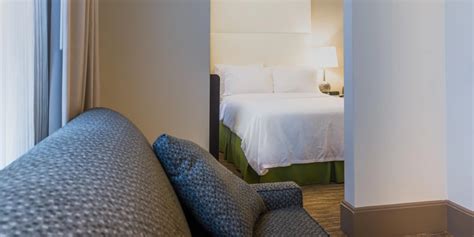 Holiday Inn Express Chicago - Magnificent Mile Guest Rooms