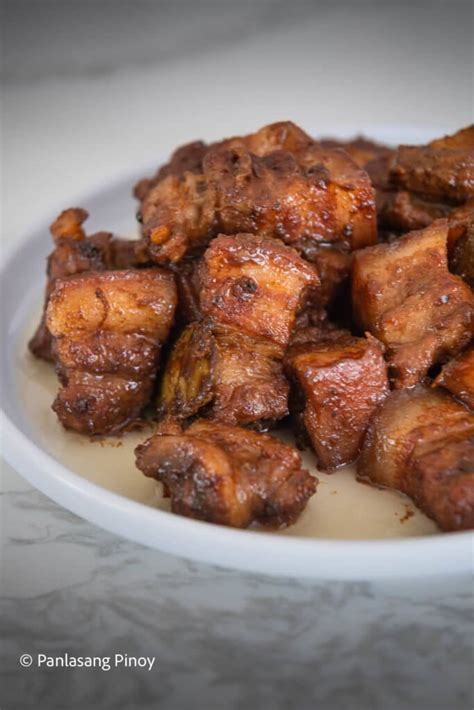 Nagmamantikang Pork Adobo Panlasang Pinoy