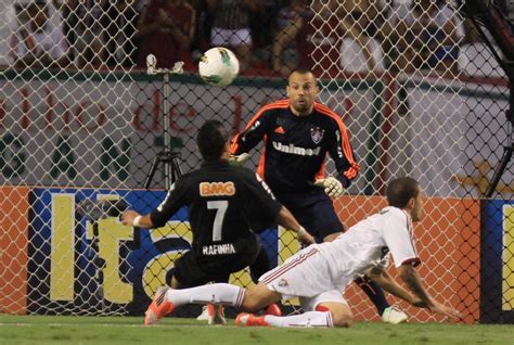 Goleiro campeão brasileiro pelo Fluminense informa que encerrou a