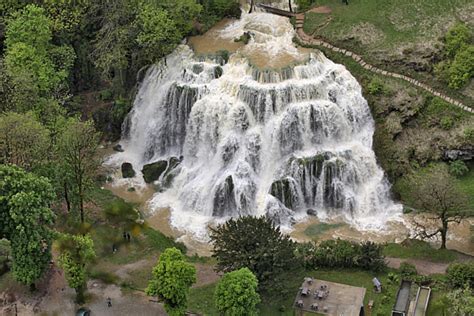 Cascade De Baume Les Messieurs Montagnes Du Jura