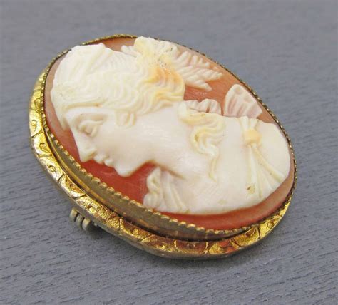 Left Facing Carved Shell Cameo Pendant Brooch Antique Etsy Cameo