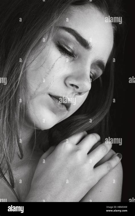 Crying Sad Woman Hi Res Stock Photography And Images Alamy