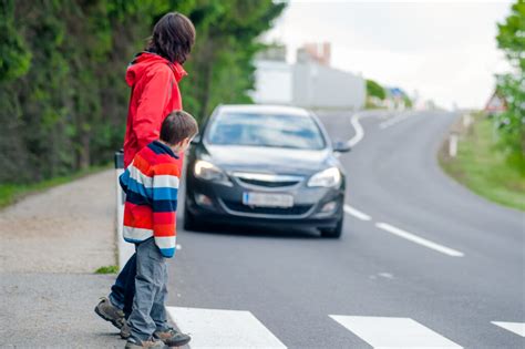 Do Pedestrians Always Have The Right Of Way In Texas