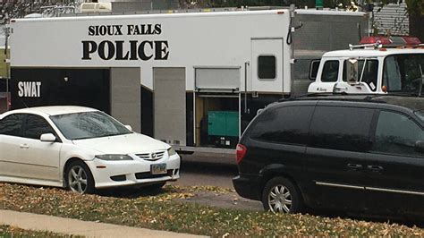 Police Set Up In Sioux Falls Neighborhood