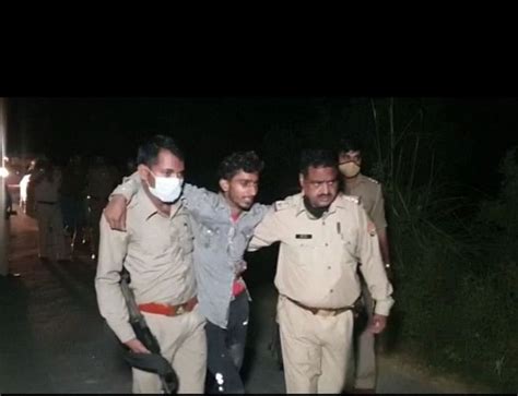 मुठभेड़ में दो बदमाश दबोचे कलेक्शन एजेंट से लूट का खुलासा Two Miscreants Caught In Encounter