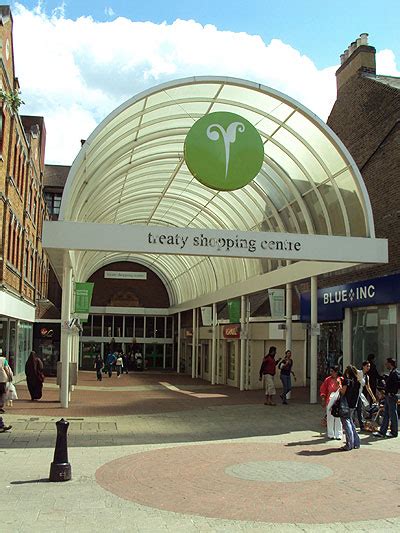 Hounslow Photo Gallery - A view of the Treaty Shopping Centre in ...