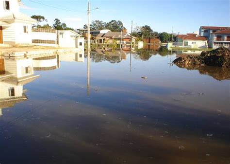 Vc No G Not Cias Ciclone Provoca Enchente Em Ararangu Sc