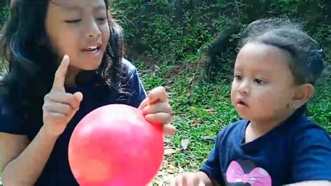 Serunya Kaka Dan Afsha Bermain Balon Air Sambil Belajar Mengenal Warna