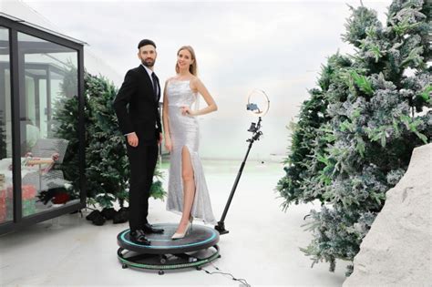 How 360 Camera Photo Booths Are Redefining Wedding Photography