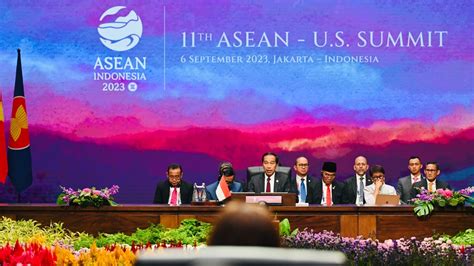 Pimpin KTT Ke 11 ASEAN AS Presiden Jokowi Ajak AS Ciptakan Indo