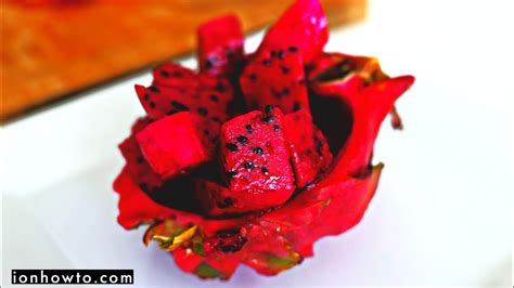 How To Eat A Dragon Fruit Youtube