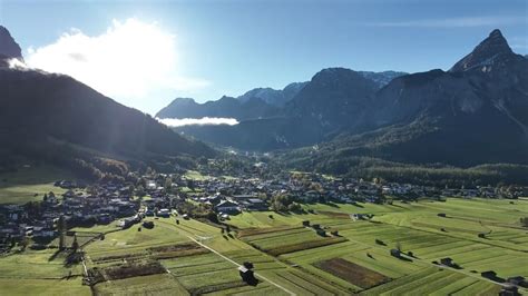 Tiroler Zugspitz Arena Sterreich Goldener Oktober In Den Alpen Mit