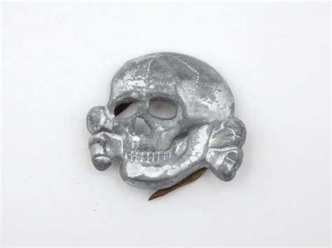 German Ss Totenkopf Skull Zinc Visor Cap Badge Rzm M152 Deschler