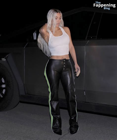 🔴 Kim Kardashian Displays Her Sexy Figure In Beverly Hills 25 Photos