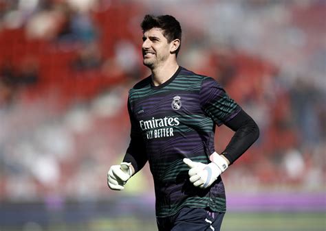 Courtois Se Rompe El Ligamento Cruzado Anterior De La Rodilla Izquierda