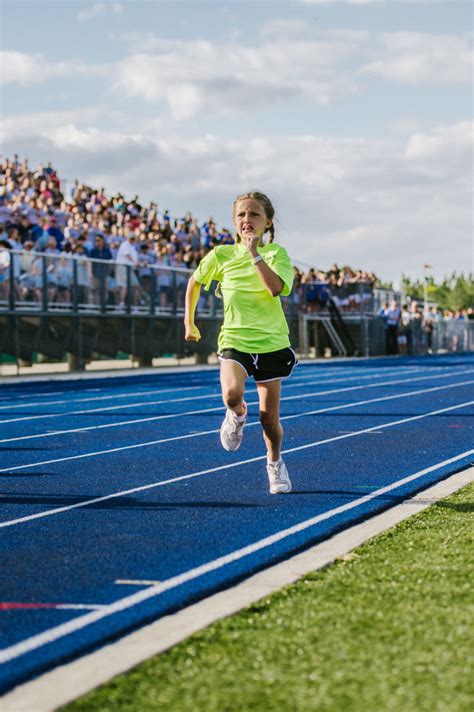 Emerson Yelverton sets new record in the 50-yard dash as OLF Elementary ...