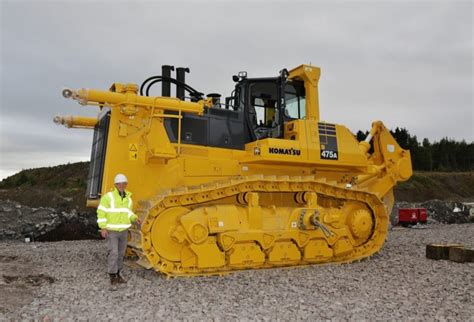 Komatsu D475a 5eo Crawler Dozer 899 Hp Specification And Features