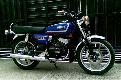 Yamaha RX 100 | Yamaha rx100, Yamaha, Bike tank