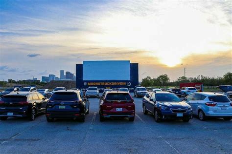 Drive-in movie theaters in Houston: An American tradition