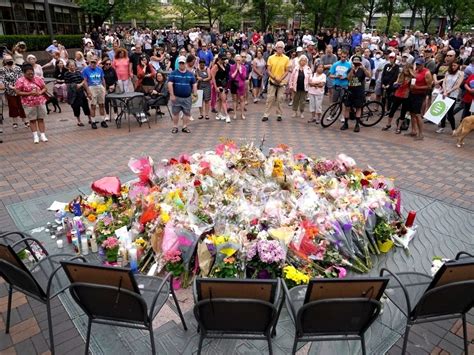 Highland Park Holds Moment Of Silence For Victims Of July 4th Shooting ...