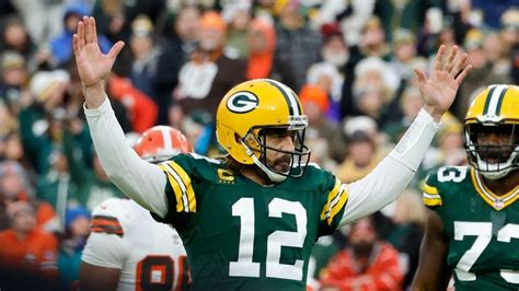 Aaron Rodgers Breaks Green Bay Packers All Time Passing Td Record