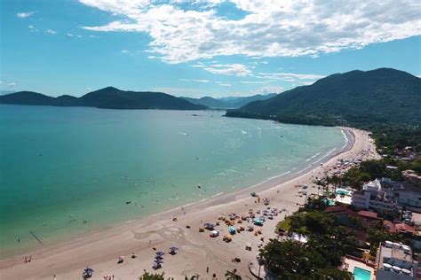 Conheça a Praia da Enseada em Ubatuba e descubra quais maravilhas te