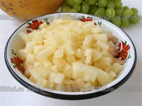 Салат с дыней и курицей: 9 фото в рецепте