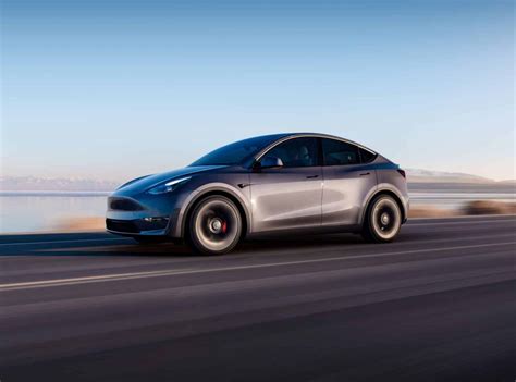 Tesla Model Y auto più venduta d Europa nel 1 semestre 2023