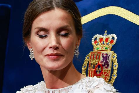 El Truco De Maquillaje De La Reina Letizia Para Iluminar Agrandar Y