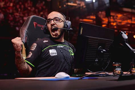 Esports Awards 4k de Sacy e ace de arT são indicados a melhor jogada