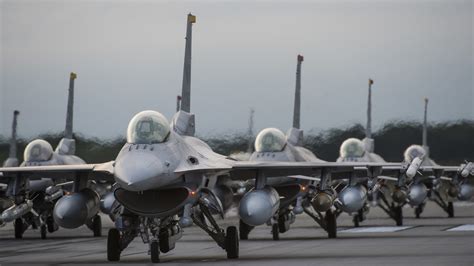 Dvids Images 18 Ship F 16 Fighting Falcon Elephant Walk [image 5 Of 6]