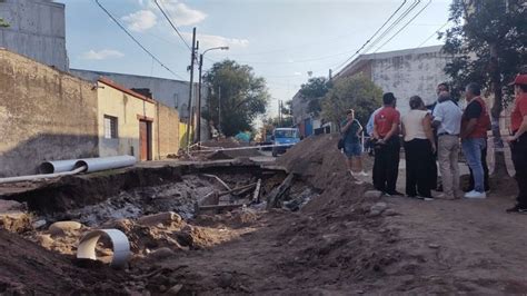 La Rotura De Un Ca O De Agua Provoc Otro Gigantesco Cr Ter En Villa