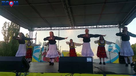 Beautiful Turkish Girls Dancing At The Festival In Romania Youtube