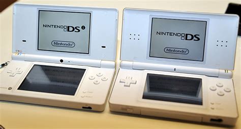 Nintendo DS Lite Versus DSi Comparison