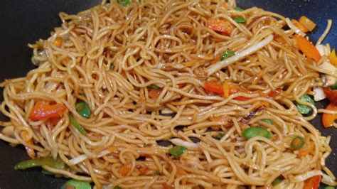 salz creative kitchen: Vegetarian Noodles - Indo Chinese recipe